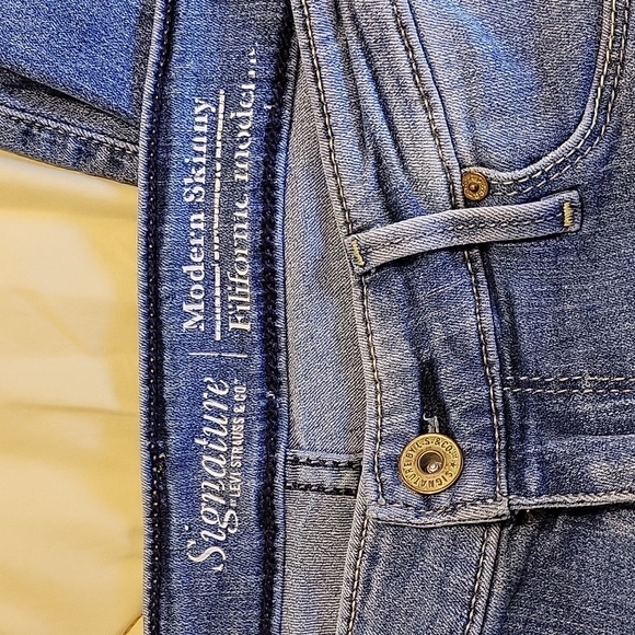 Levi Modern skinny, 10M W30L32 - Picture 3 of 4
